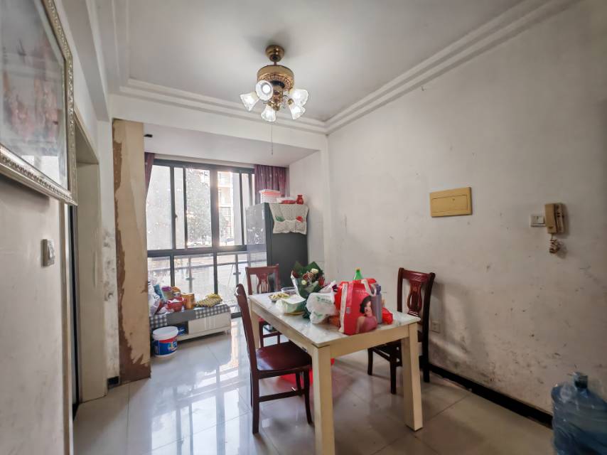 中航城果岭东方，3室2厅2卫，114.02㎡，简装，售价38万 二手房