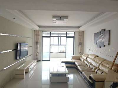 天湖郦都，2室2厅2卫，94㎡，精装，售价32万