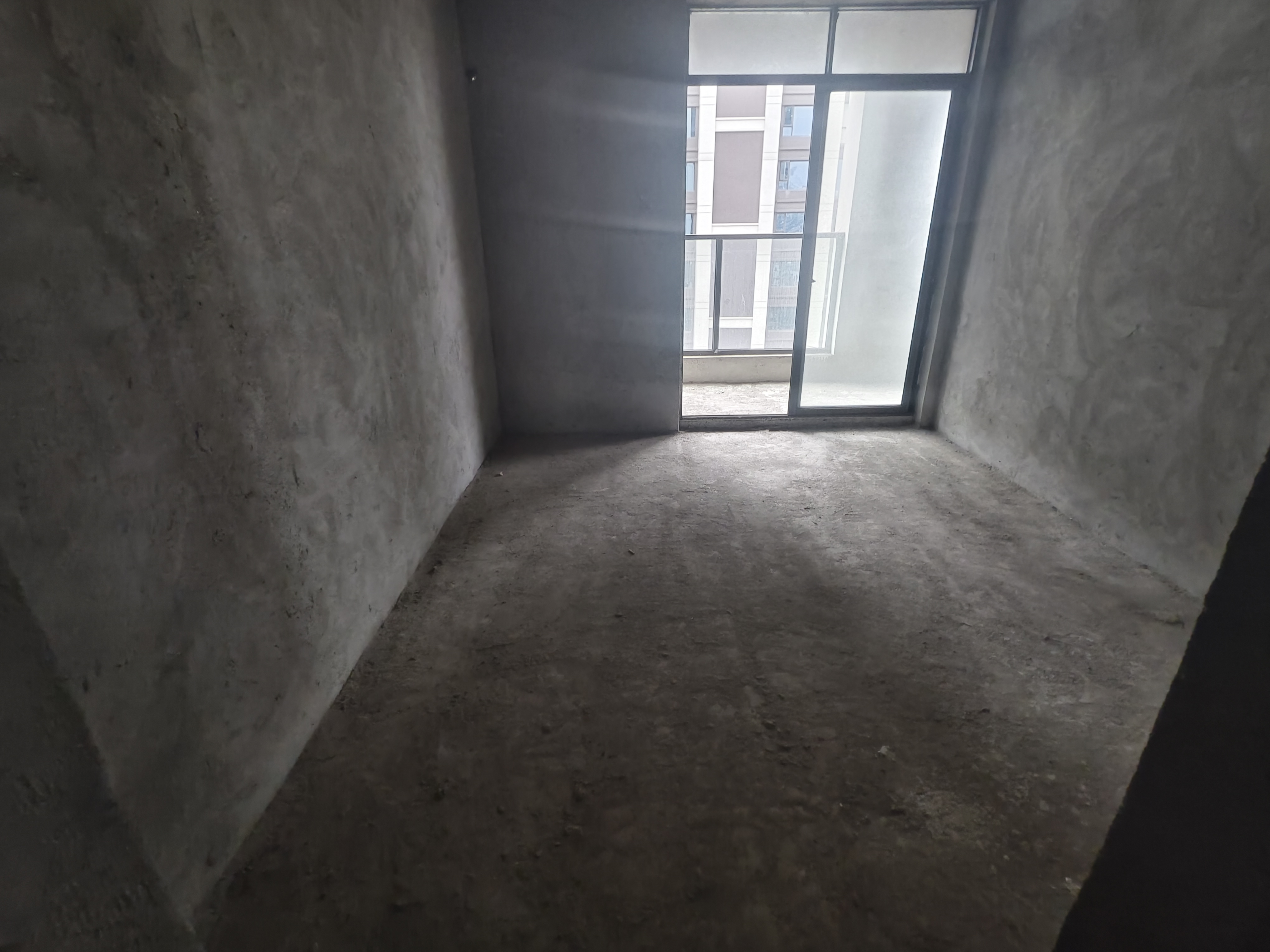 香逸玫瑰城，3室2厅2卫，123.00㎡，毛坯，售价58.00万 二手房