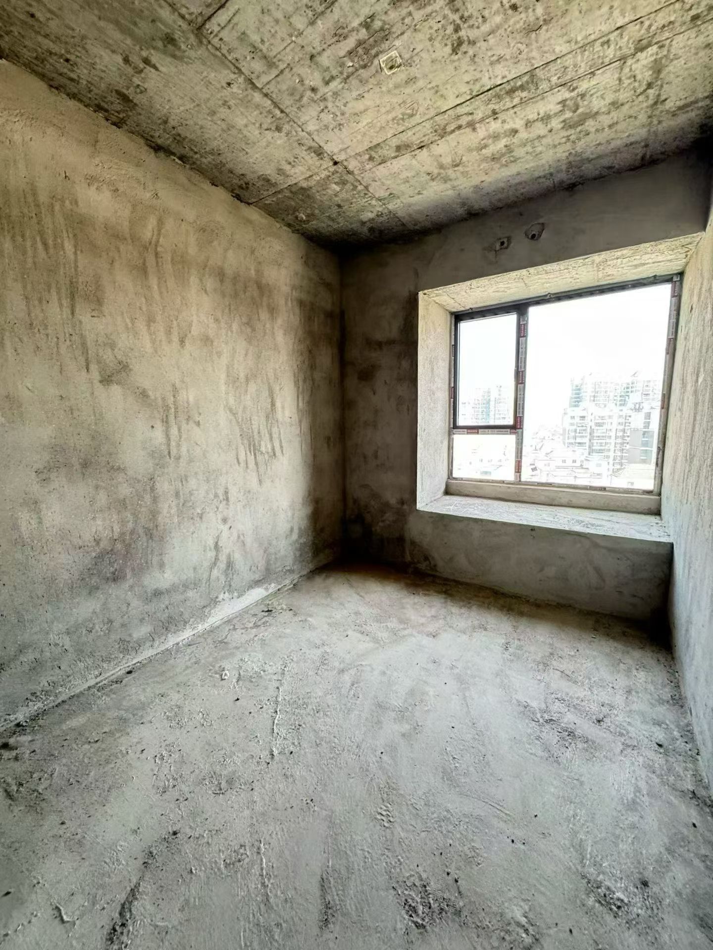 香逸玫瑰城，3室2厅2卫，123.00㎡，毛坯，售价58.00万 二手房