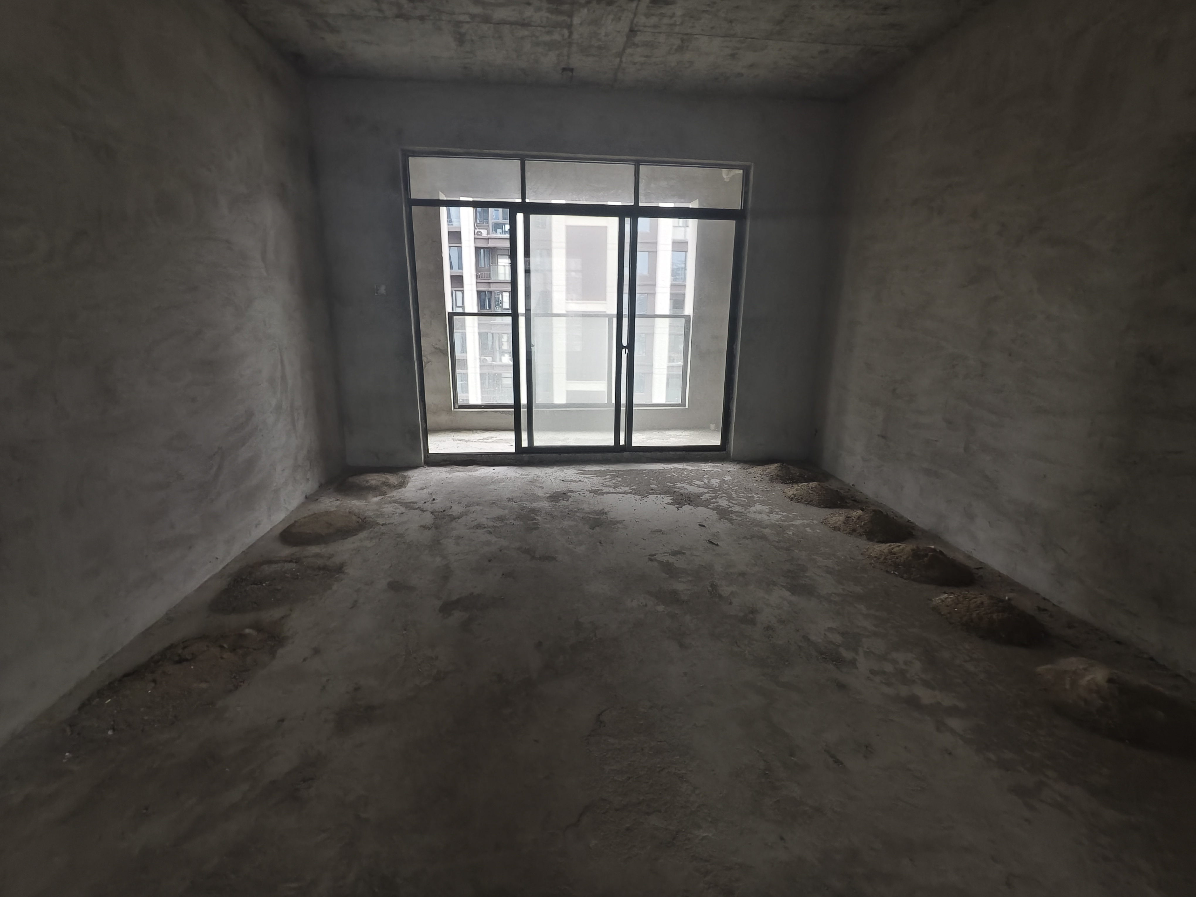 香逸玫瑰城，3室2厅2卫，123.00㎡，毛坯，售价58.00万 二手房